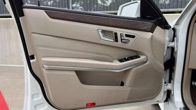 Photo of 2016 White Mercedes-Benz E-Class