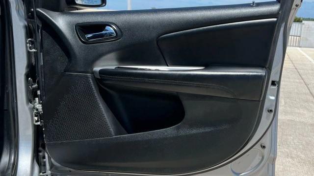 Photo of 2017 Billet Clearcoat Dodge Journey