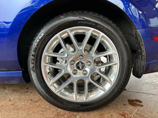 Photo of 2013 Blue Ford Mustang