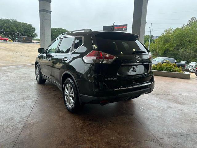 Photo of 2016 Midnight Jade Nissan Rogue