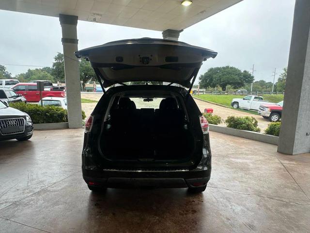 Photo of 2016 Midnight Jade Nissan Rogue
