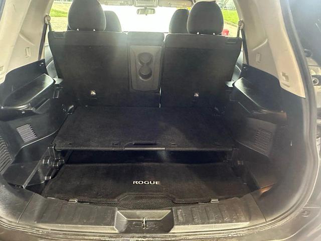 Photo of 2016 Midnight Jade Nissan Rogue