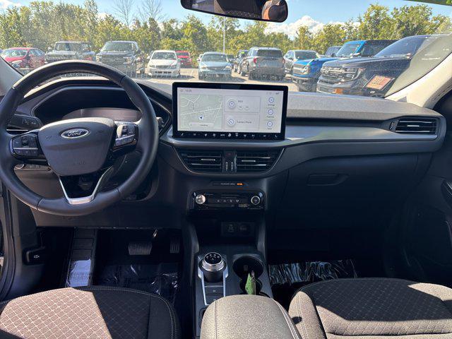 Photo of 2024 Carbonized Gray Metallic Ford Escape