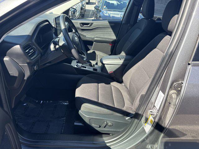 Photo of 2024 Carbonized Gray Metallic Ford Escape