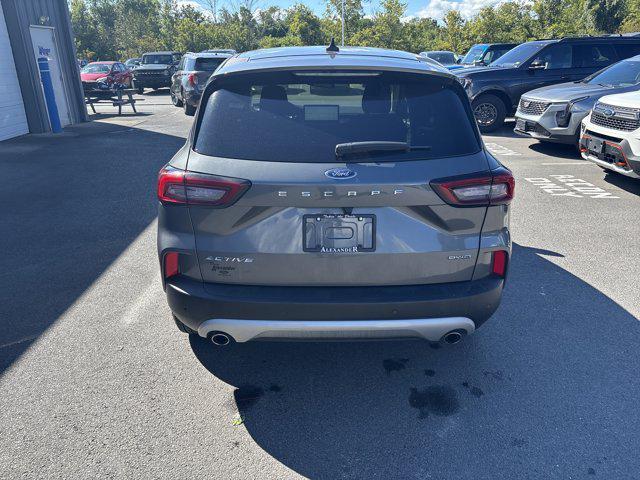 Photo of 2024 Carbonized Gray Metallic Ford Escape