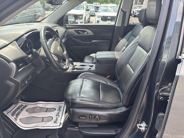 Photo of 2018 Graphite Metallic Chevrolet Traverse