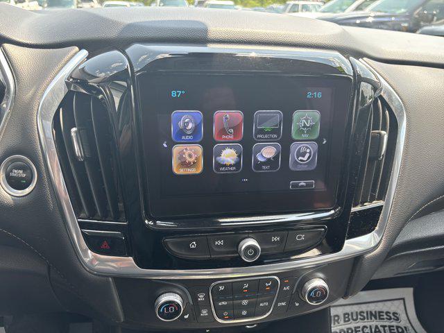 Photo of 2018 Graphite Metallic Chevrolet Traverse