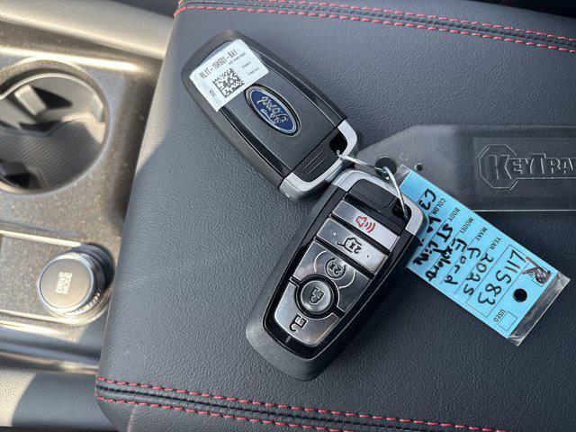 Photo of 2025 Star White Metallic Tri-Coat Ford Explorer