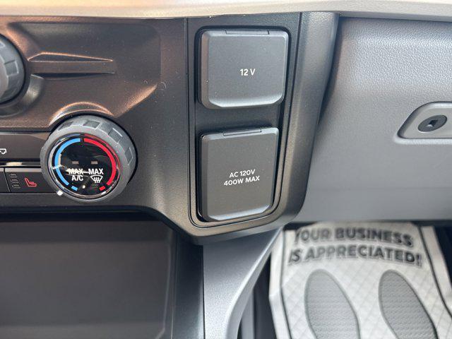 Photo of 2025 Oxford White Ford F-250