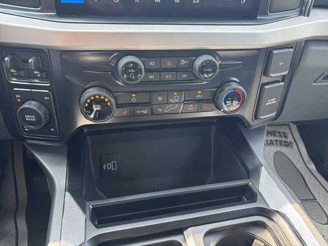 Photo of 2025 Oxford White Ford F-250