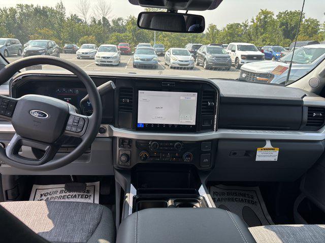 Photo of 2025 Oxford White Ford F-250