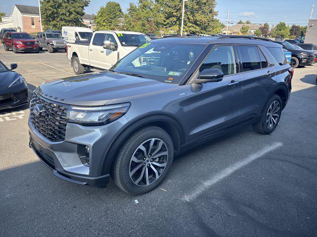 Photo of 2025 Carbonized Gray Metallic Ford Explorer