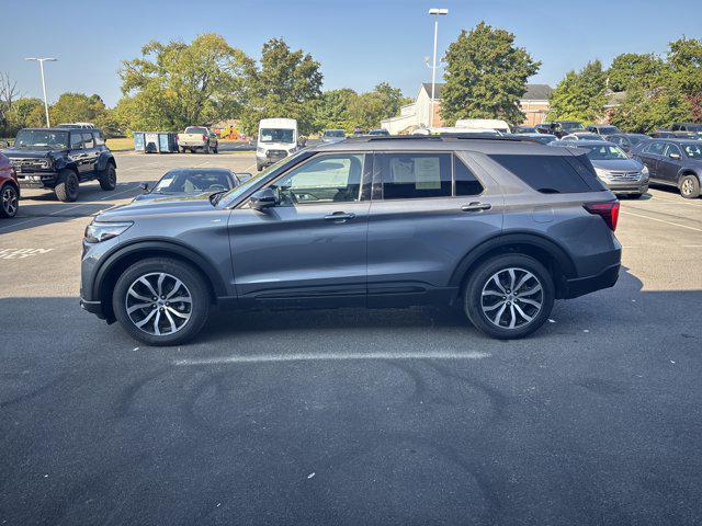 Photo of 2025 Carbonized Gray Metallic Ford Explorer