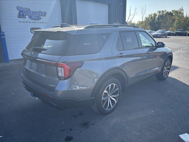 Photo of 2025 Carbonized Gray Metallic Ford Explorer