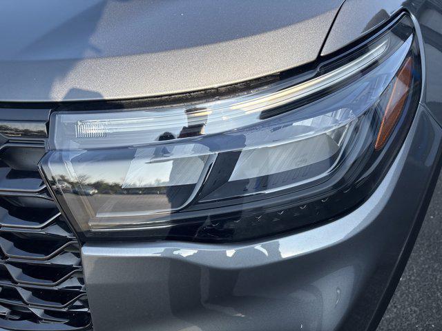Photo of 2025 Carbonized Gray Metallic Ford Explorer