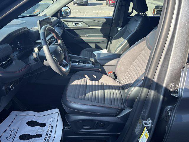 Photo of 2025 Carbonized Gray Metallic Ford Explorer