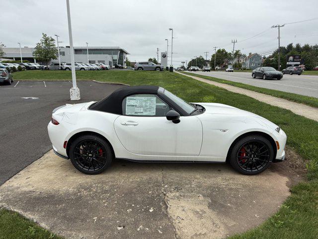 Photo of 2025 Snowflake White Pearl Mica Mazda MX-5 Miata