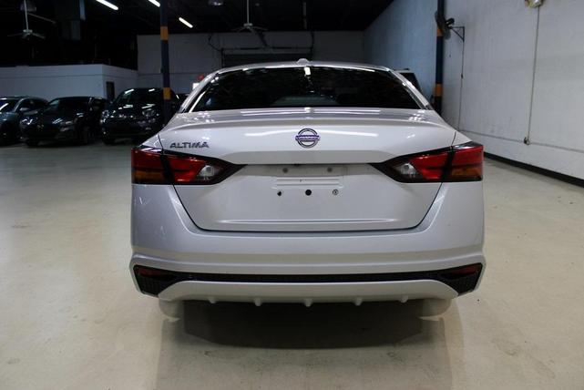 Photo of 2020 Brilliant Silver Metallic Nissan Altima