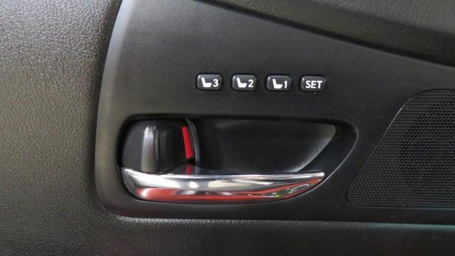 Photo of 2011 Silver Lexus RX 350