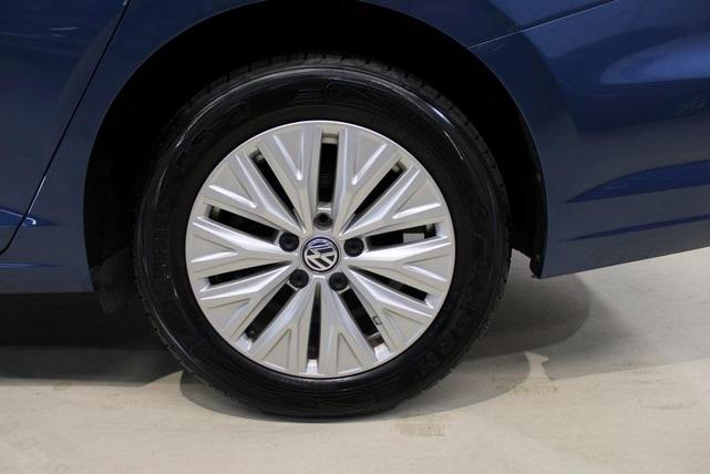 Photo of 2020 Silk Blue Metallic Volkswagen Jetta
