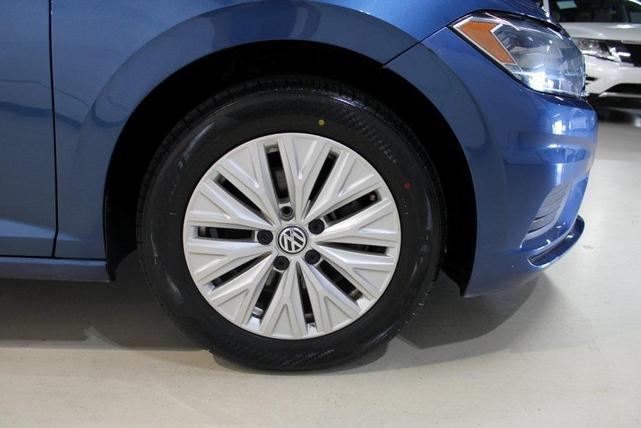Photo of 2020 Silk Blue Metallic Volkswagen Jetta