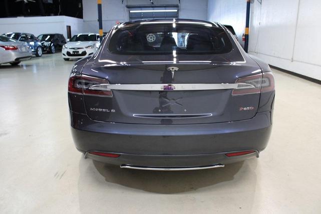 Photo of 2014 Gray Tesla Model S