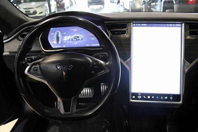 Photo of 2014 Gray Tesla Model S
