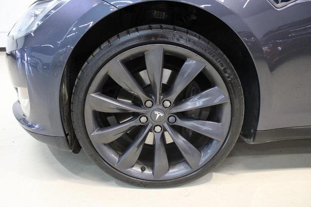 Photo of 2014 Gray Tesla Model S
