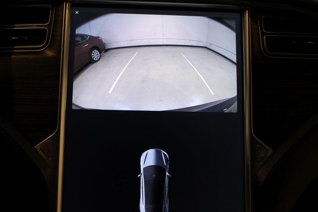 Photo of 2014 Gray Tesla Model S
