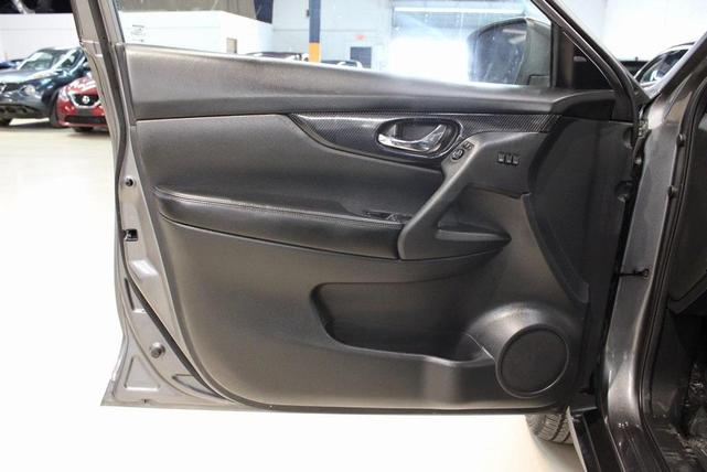 Photo of 2020 Gun Metallic Nissan Rogue