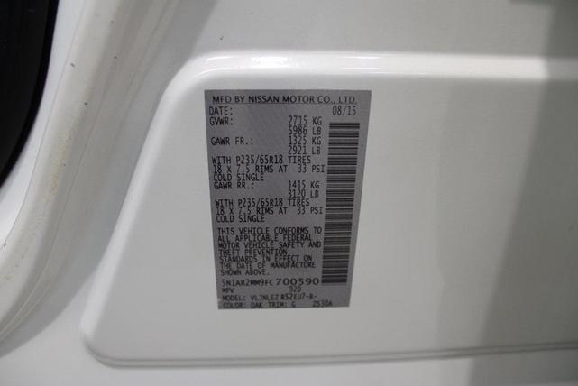 Photo of 2015 Glacier White Nissan Pathfinder