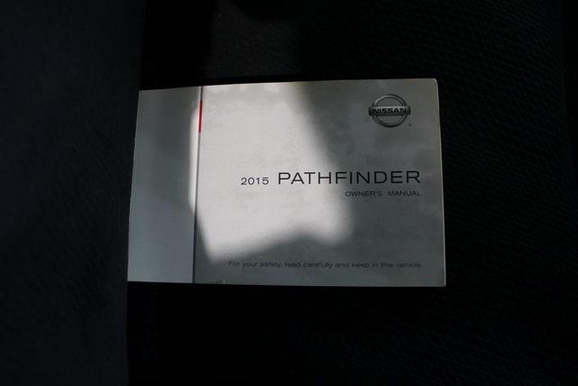 Photo of 2015 Glacier White Nissan Pathfinder
