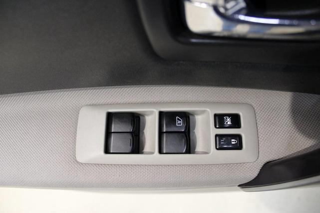 Photo of 2009 Silver Ice Nissan Rogue