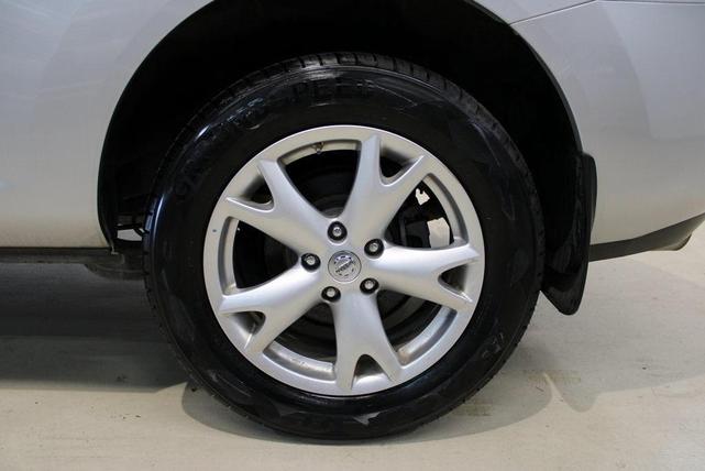 Photo of 2009 Silver Ice Nissan Rogue