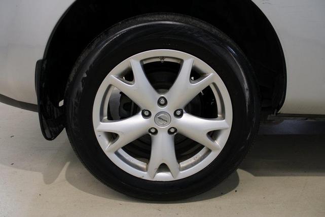 Photo of 2009 Silver Ice Nissan Rogue
