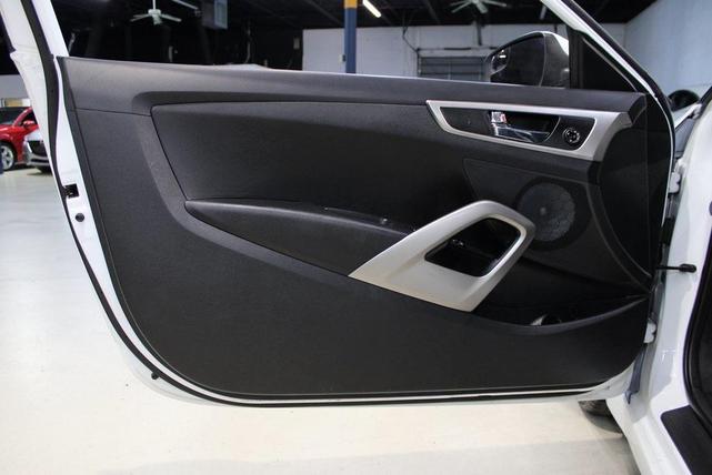 Photo of 2016 Century White Hyundai Veloster