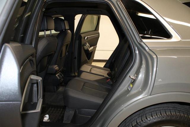 Photo of 2020 Chronos Gray Metallic Audi Q3