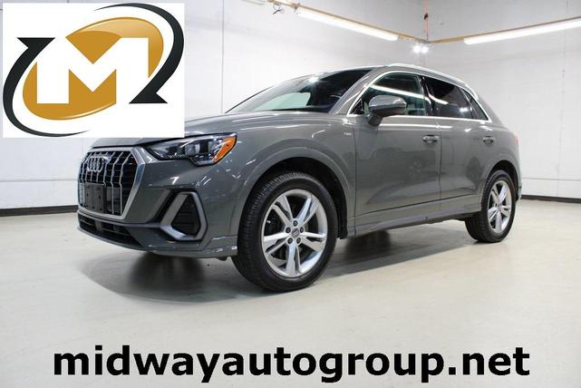 Photo of 2020 Chronos Gray Metallic Audi Q3