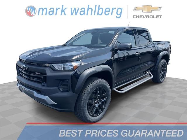 Photo of 2025 Black Chevrolet Colorado