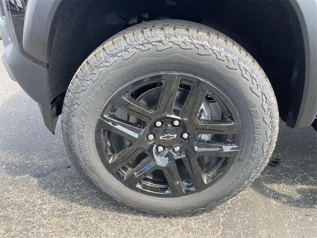 Photo of 2025 Black Chevrolet Colorado