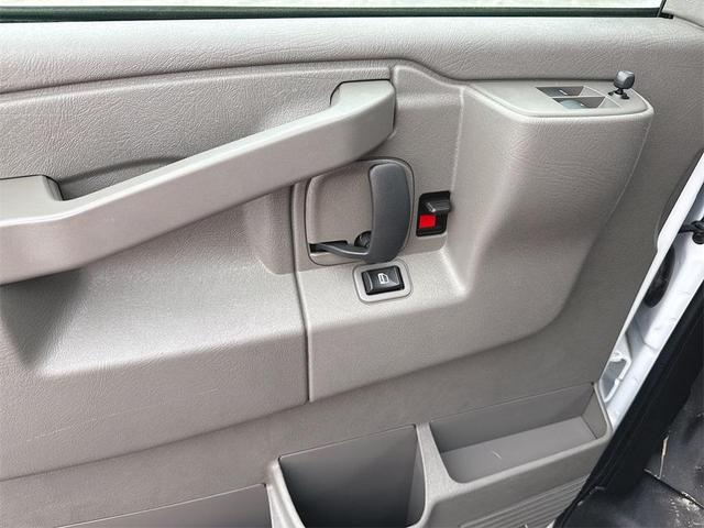 Photo of 2024 Summit White Chevrolet Express 2500