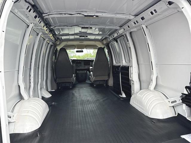 Photo of 2024 Summit White Chevrolet Express 2500