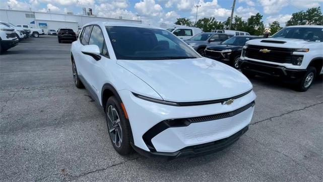 Photo of 2025 Summit White Chevrolet Equinox EV