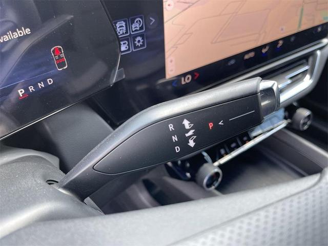 Photo of 2025 Summit White Chevrolet Equinox EV