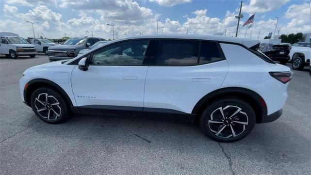 Photo of 2025 Summit White Chevrolet Equinox EV