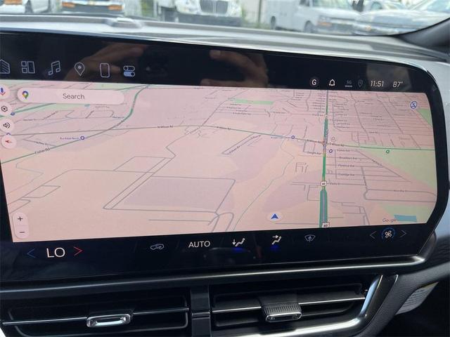 Photo of 2025 Summit White Chevrolet Equinox EV