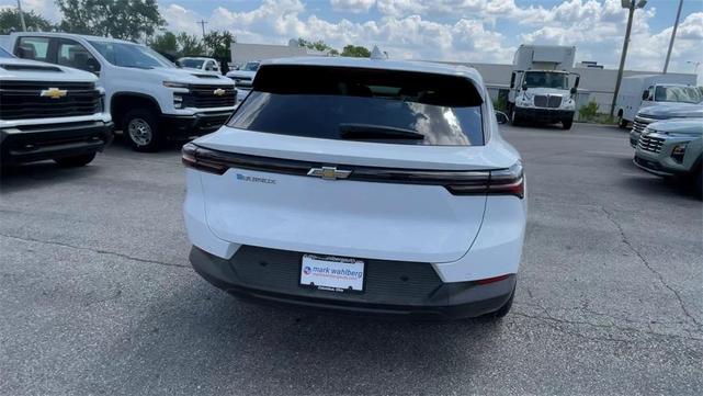 Photo of 2025 Summit White Chevrolet Equinox EV
