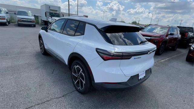 Photo of 2025 Summit White Chevrolet Equinox EV
