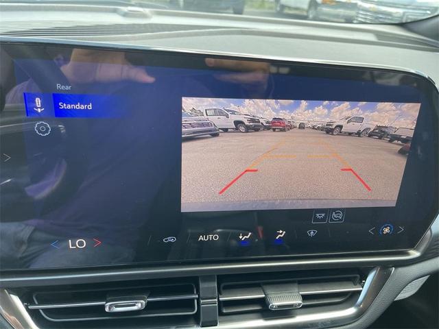 Photo of 2025 Summit White Chevrolet Equinox EV
