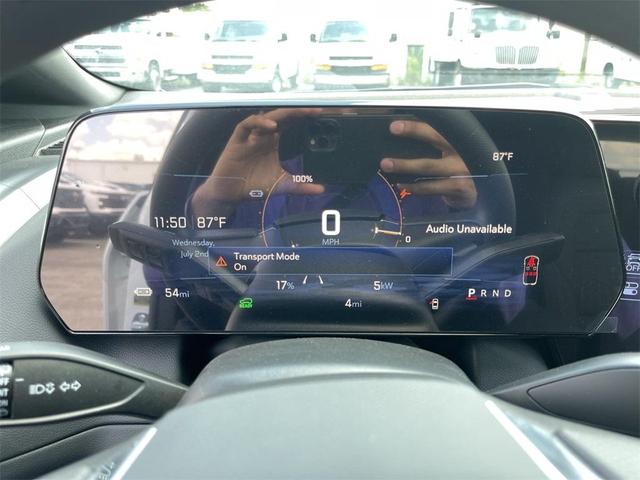 Photo of 2025 Summit White Chevrolet Equinox EV